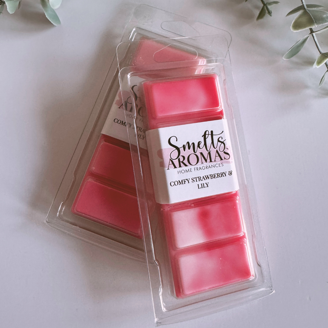 Comfy Strawberry & Lily Wax Melt by Smelts Aromas – handmade fresh laundry-inspired wax melt with strawberry and pink lily for a clean, fruity floral home fragrance.