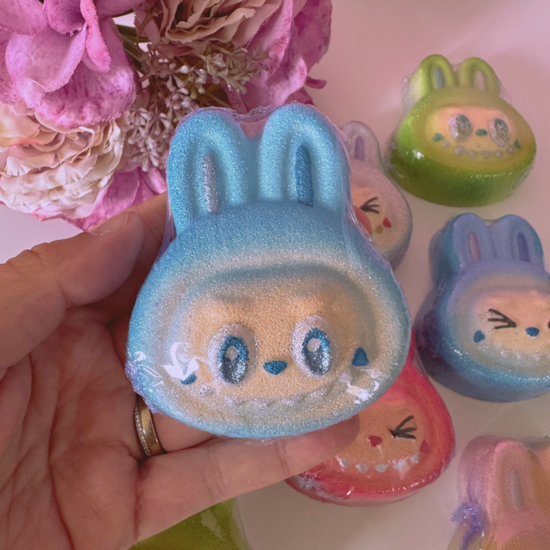 Lab Bath Bomb by Smelts Aromas – colourful lab-shaped fizzy bath bomb with beautiful fragrance