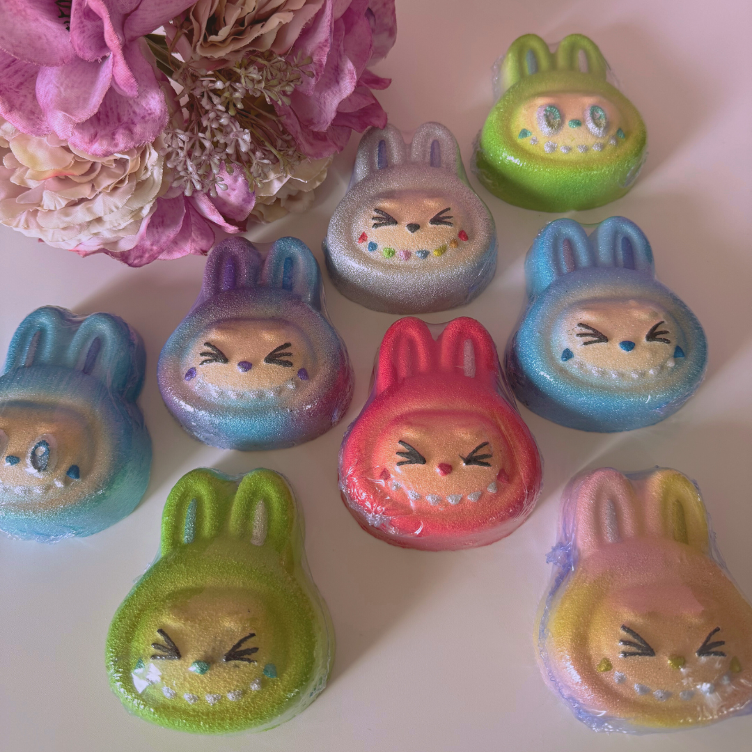 Lab Bath Bomb by Smelts Aromas – colourful lab-shaped fizzy bath bomb with beautiful fragrance